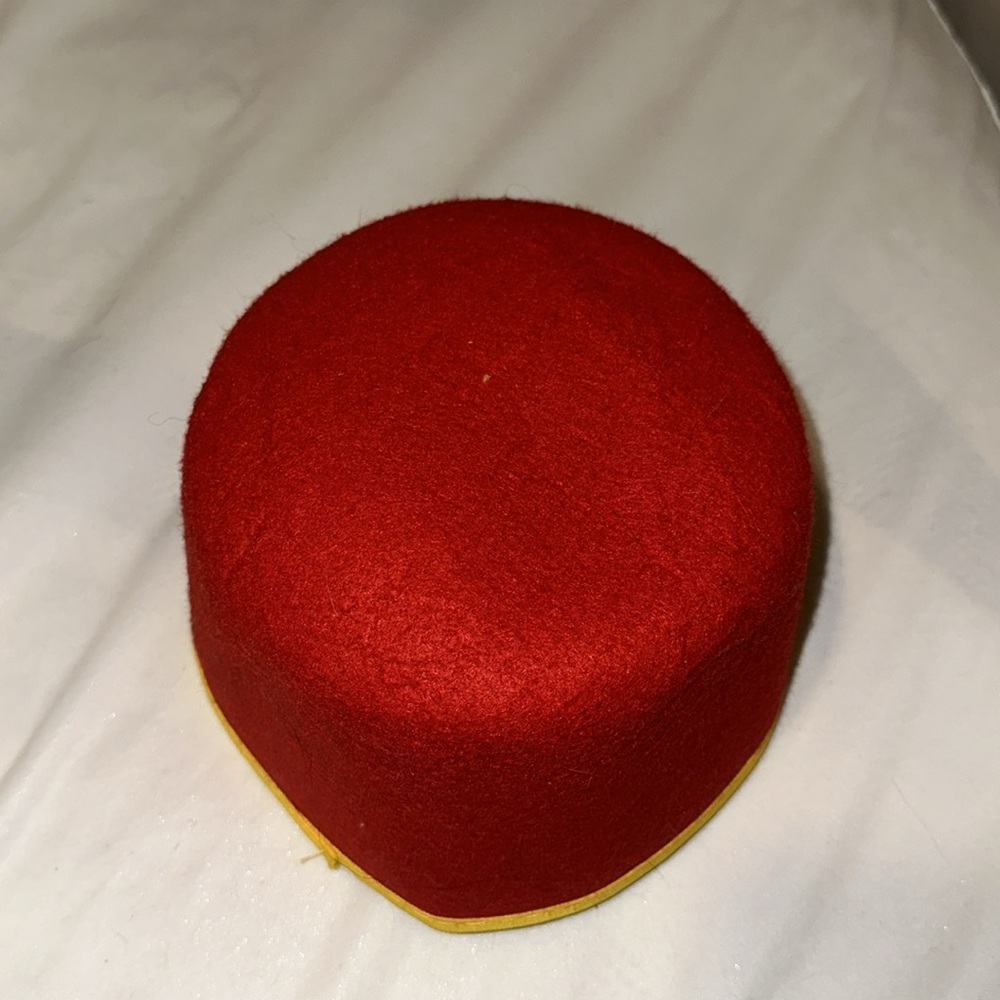 Red Hat - Picture 3 of 6